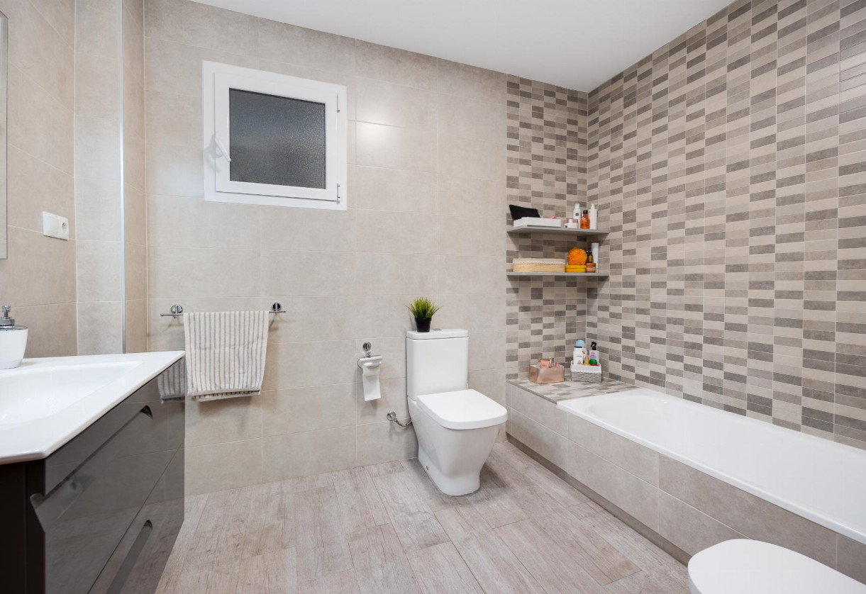 Resale · APARTAMENTO · Torrevieja · Piscinas naturales