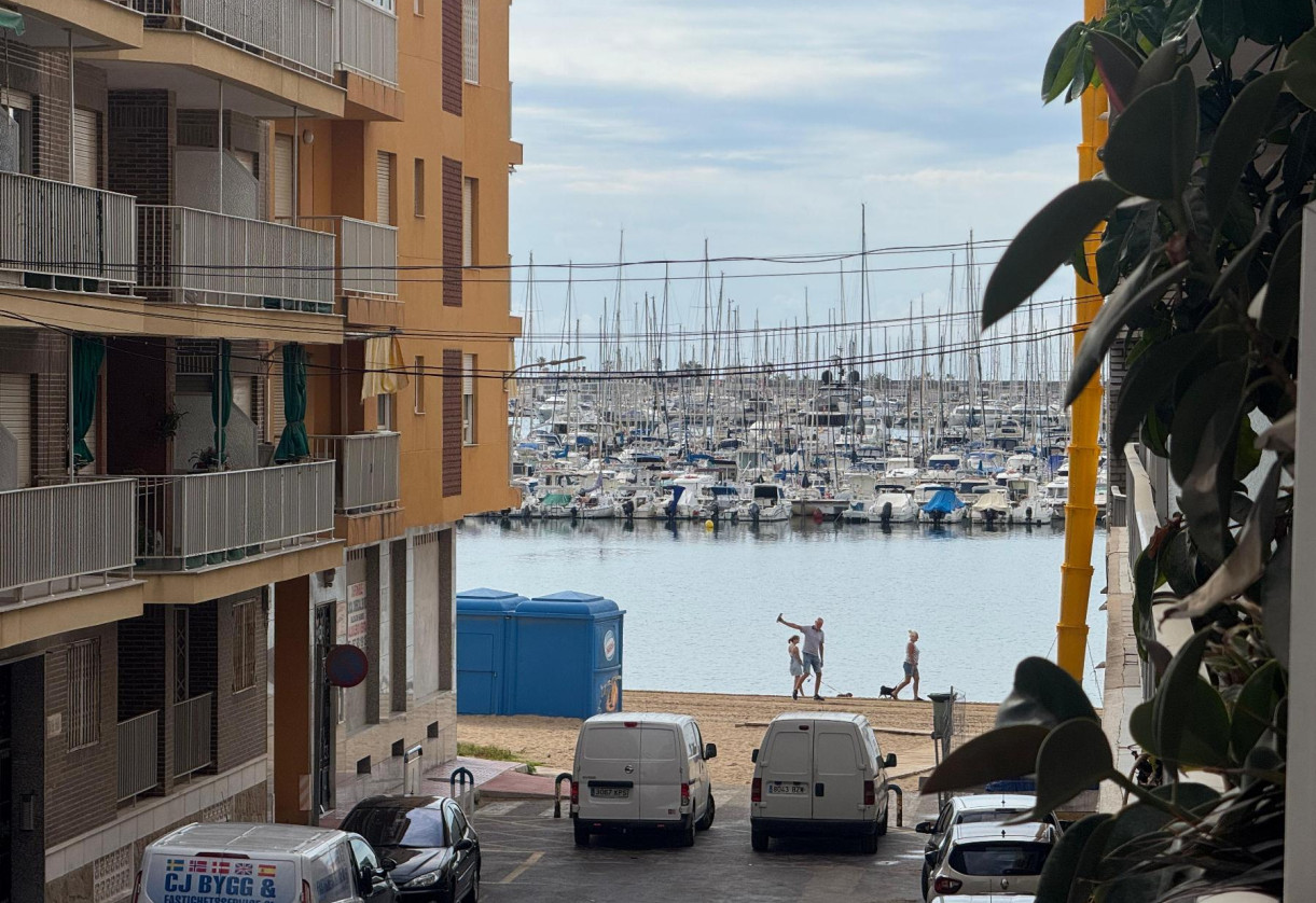 Resale · APARTAMENTO · Torrevieja · Playa del Acequión