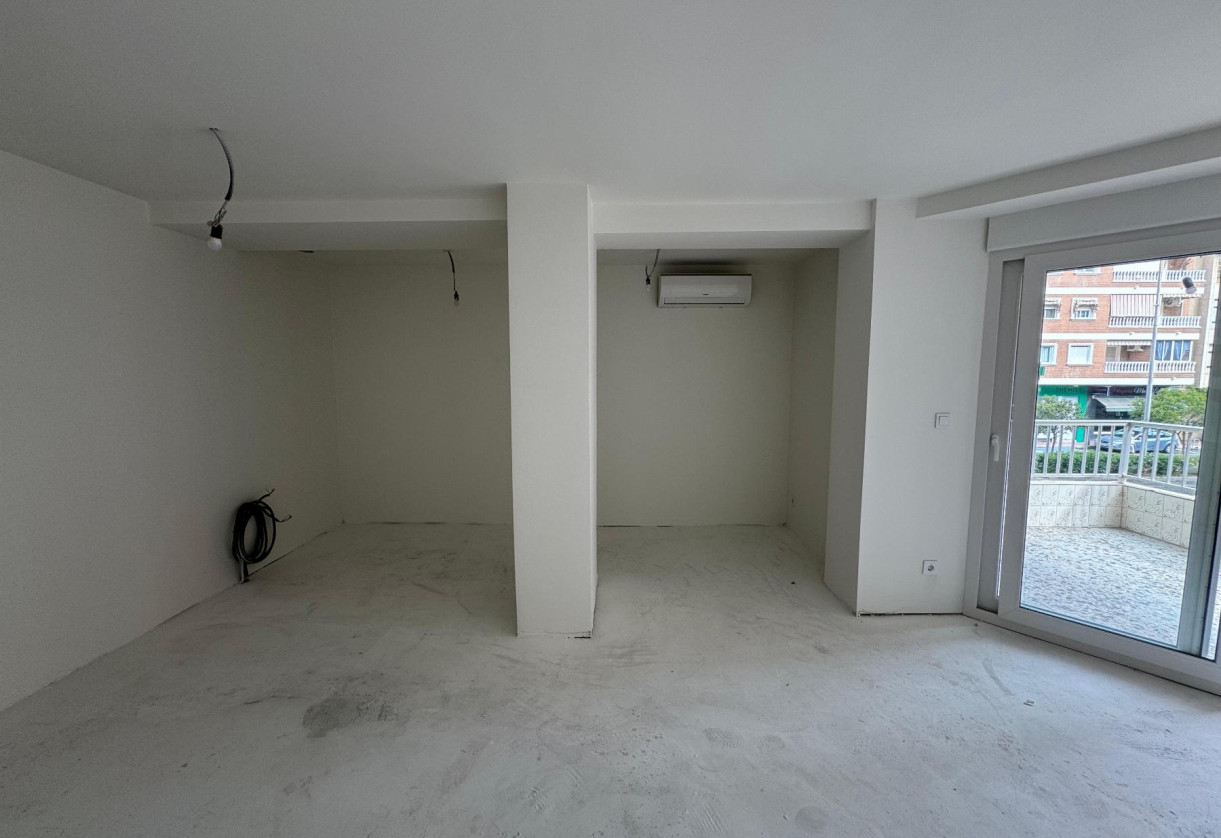 Resale · APARTAMENTO · Torrevieja · Playa del Acequión