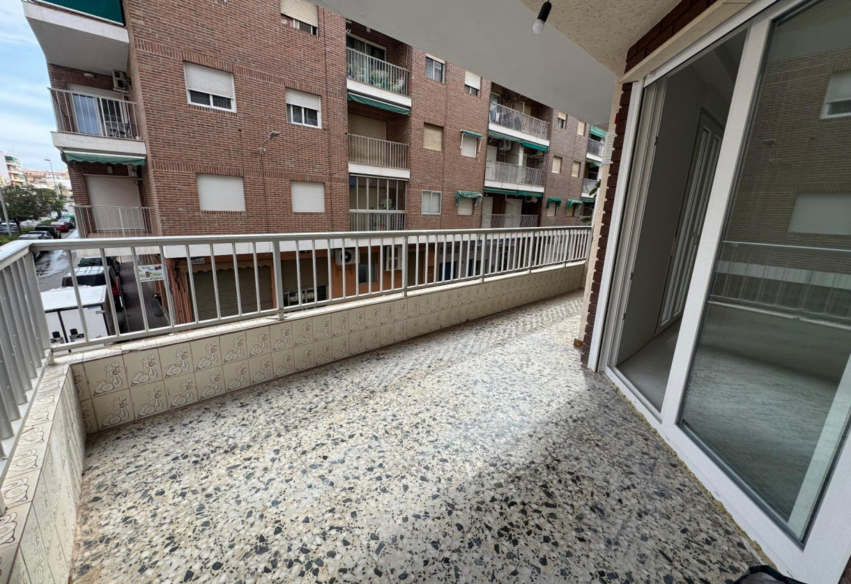 Resale · APARTAMENTO · Torrevieja · Playa del Acequión