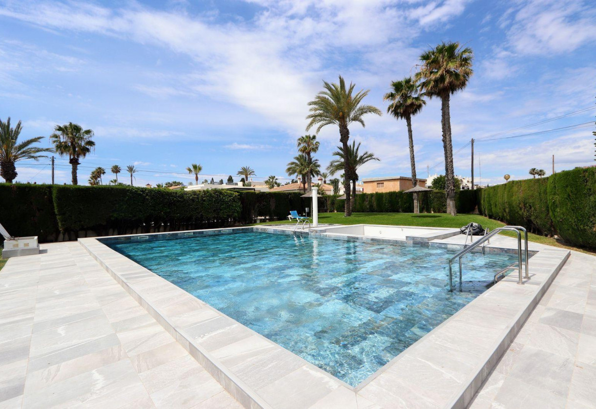 Resale · APARTAMENTO · Torrevieja · Playa Flamenca