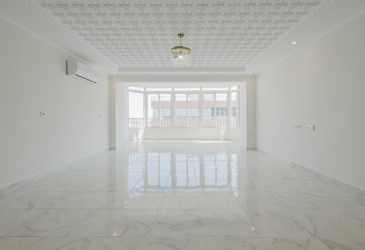 Resale · APARTAMENTO · Torrevieja · Playa de La Acequion