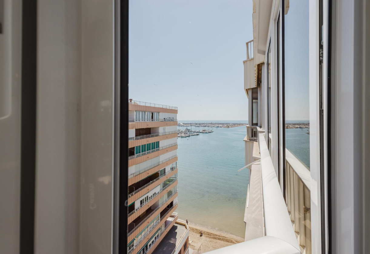 Resale · APARTAMENTO · Torrevieja · Playa de La Acequion