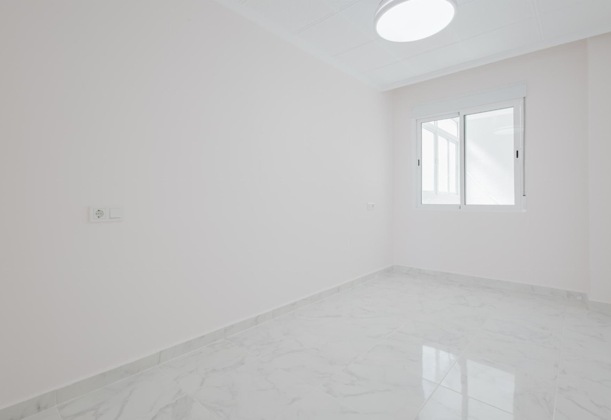 Resale · APARTAMENTO · Torrevieja · Playa de La Acequion