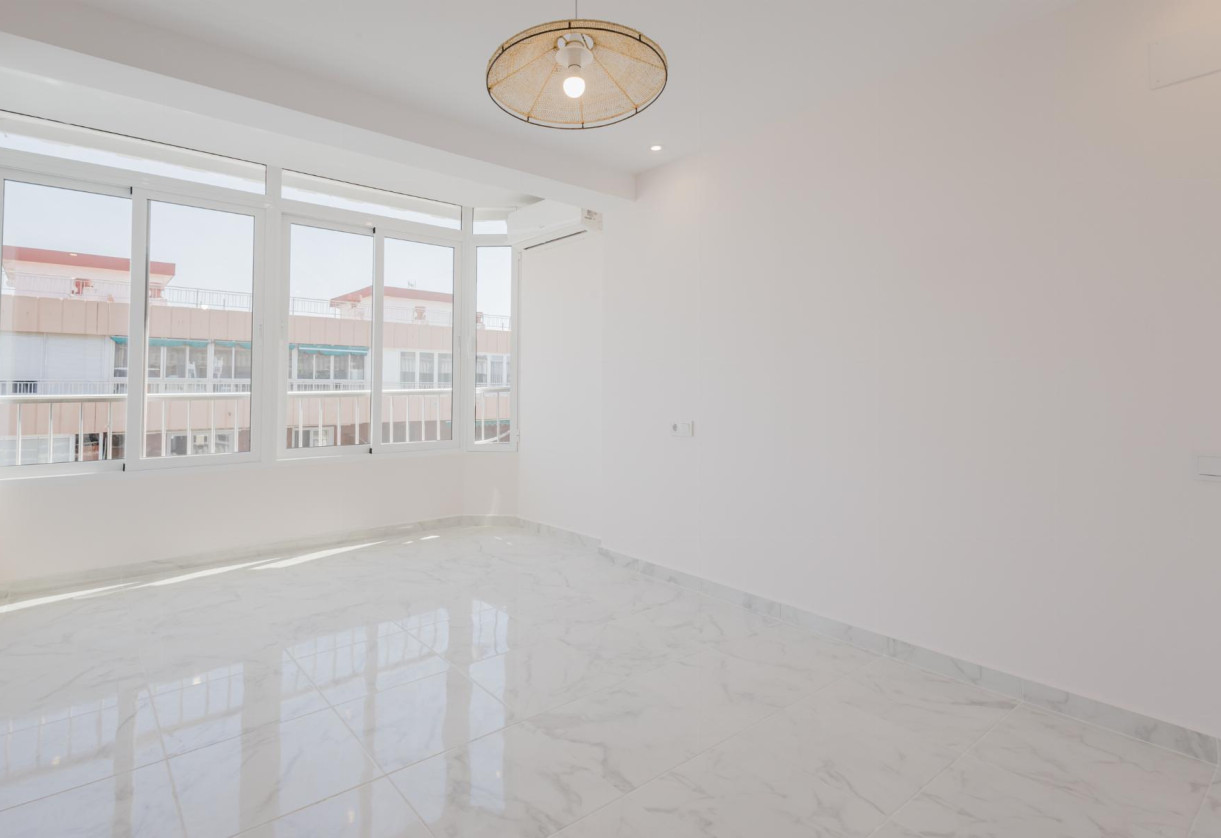 Resale · APARTAMENTO · Torrevieja · Playa de La Acequion