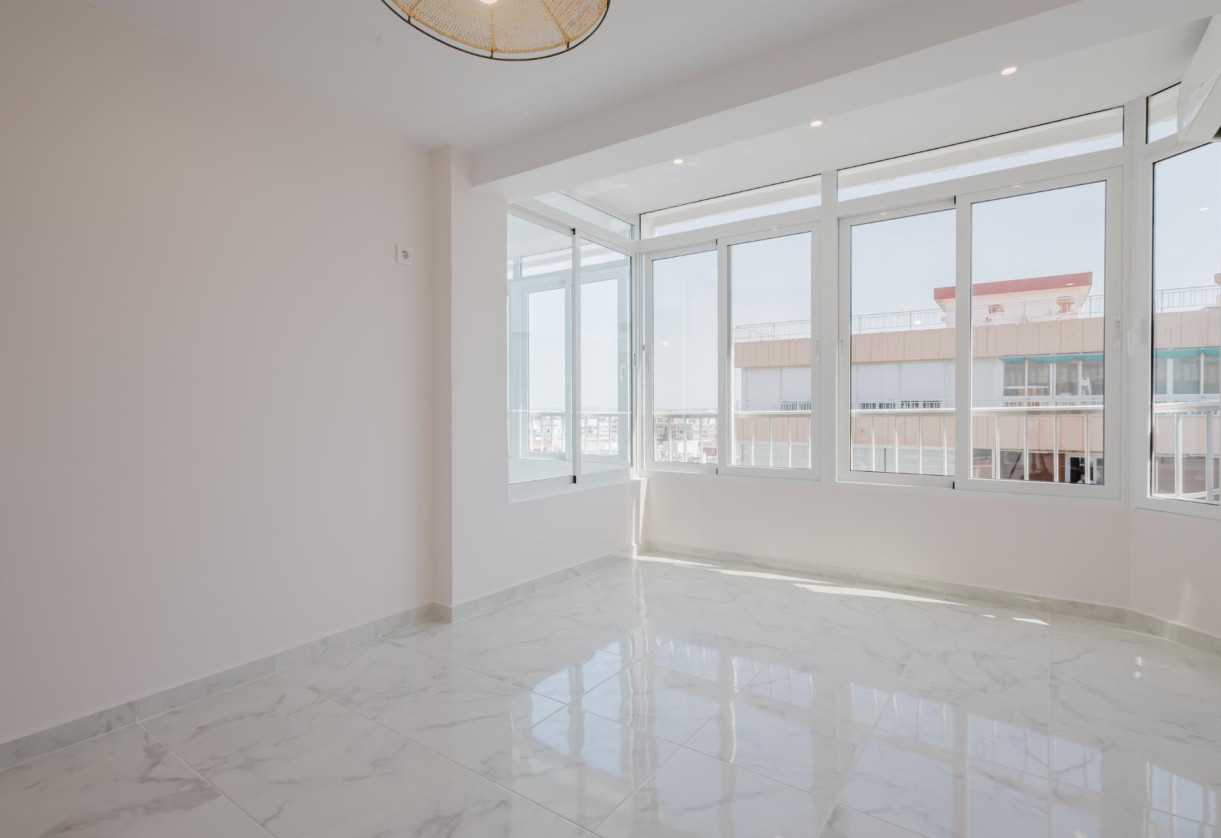 Resale · APARTAMENTO · Torrevieja · Playa de La Acequion