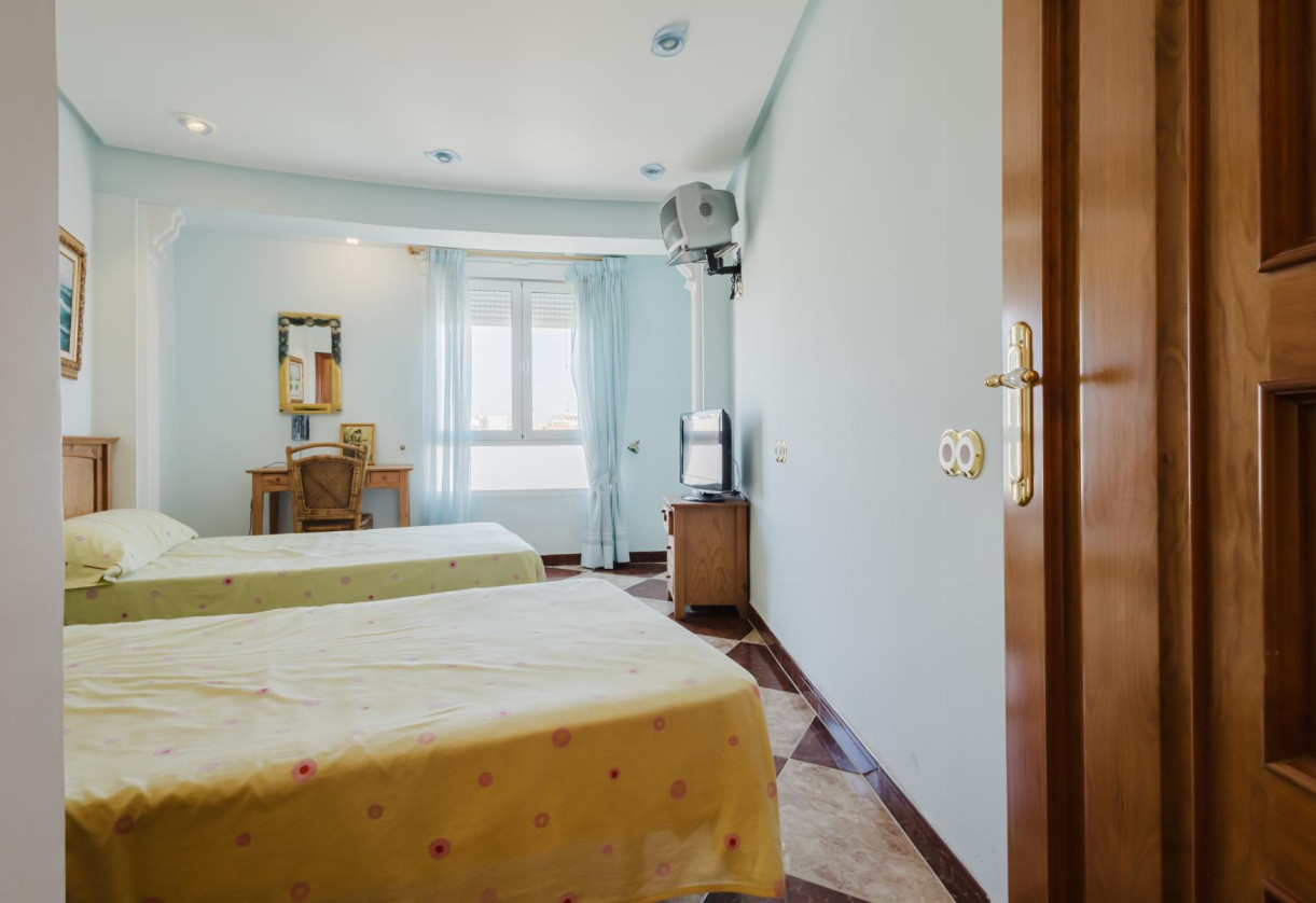 Resale · APARTAMENTO · Torrevieja · PLAYA NAUFRAGOS