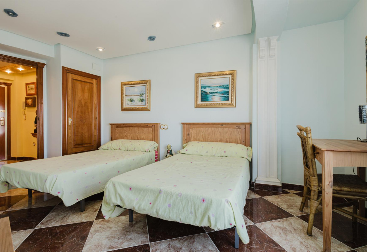 Resale · APARTAMENTO · Torrevieja · PLAYA NAUFRAGOS
