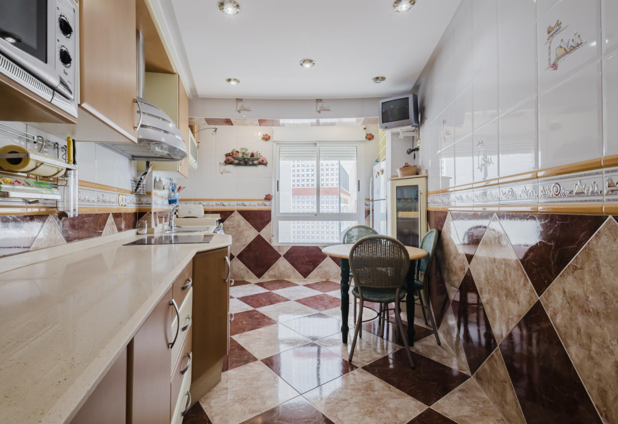 Resale · APARTAMENTO · Torrevieja · PLAYA NAUFRAGOS