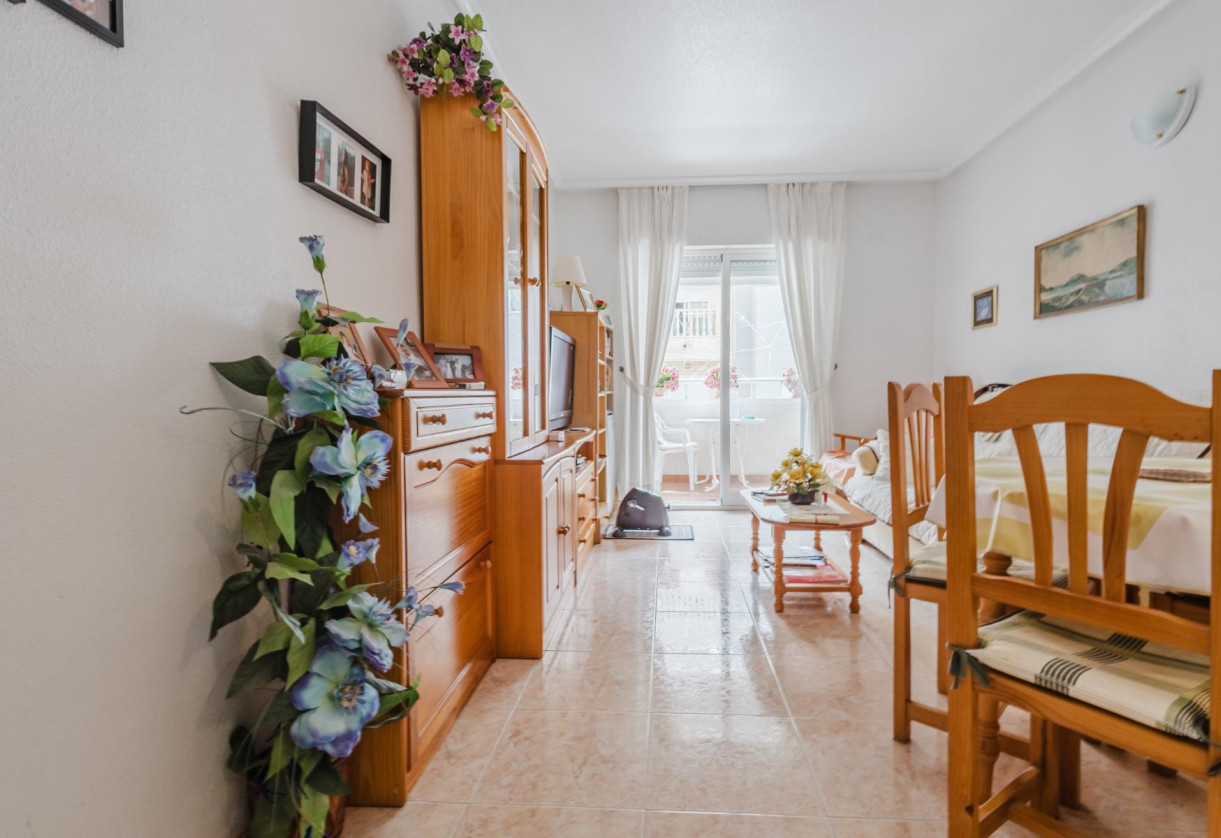 Resale · APARTAMENTO · Torrevieja · Villa Madrid
