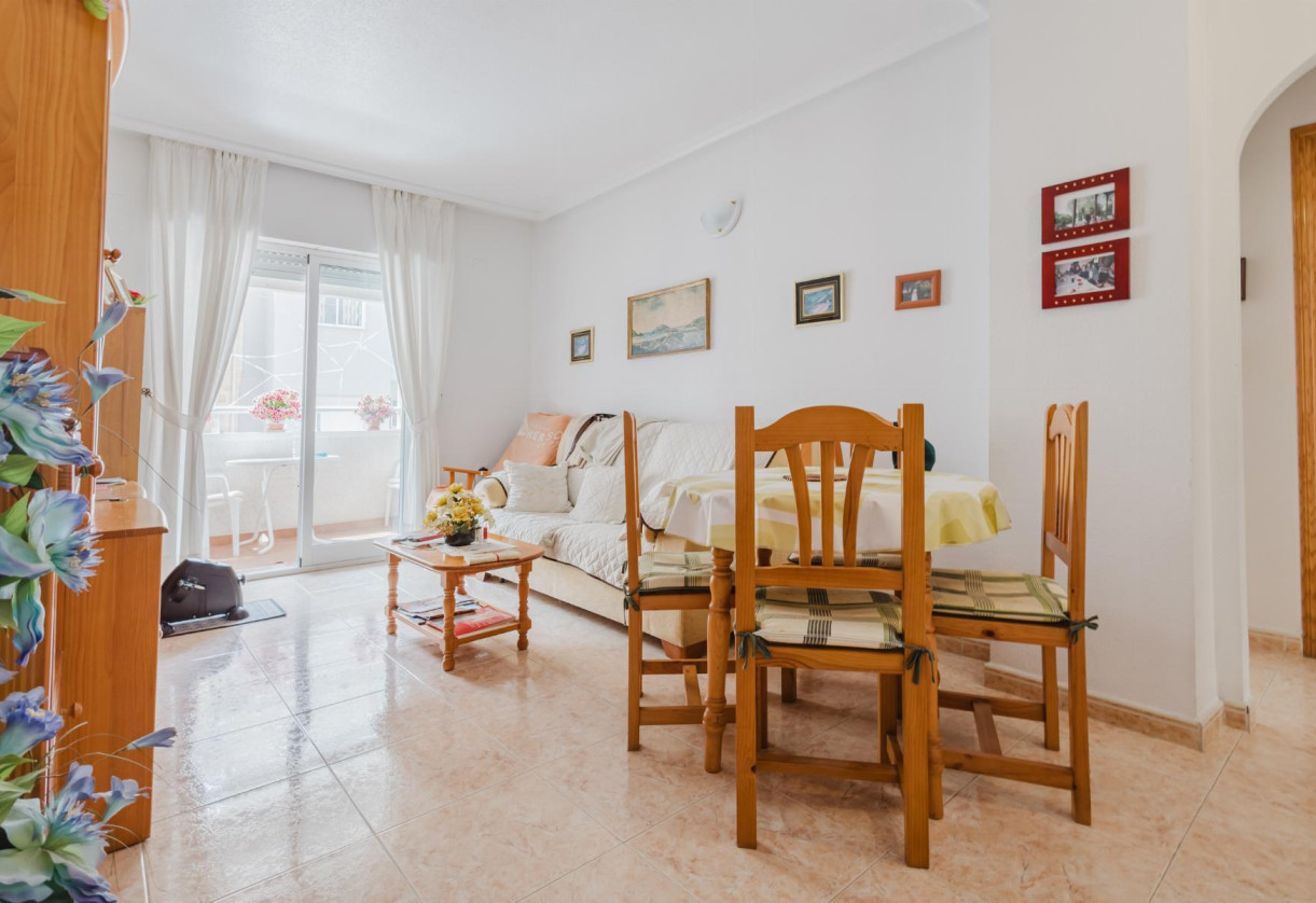 Resale · APARTAMENTO · Torrevieja · Villa Madrid