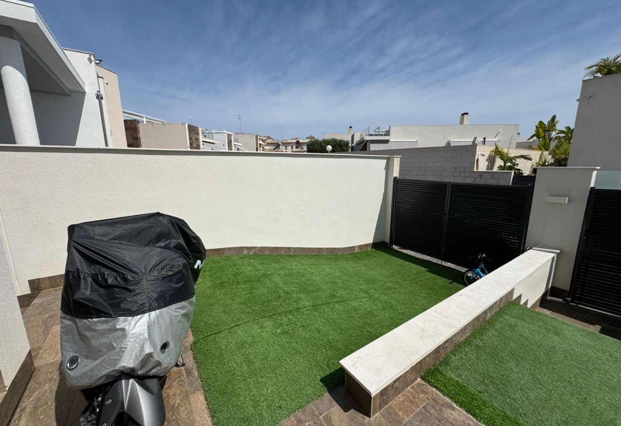 Resale · Chalet · Orihuela Costa · villamartin