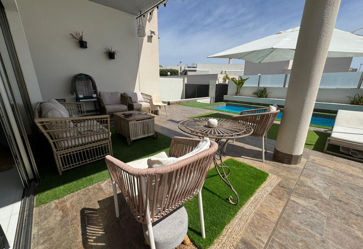 Resale · Chalet · Orihuela Costa · villamartin