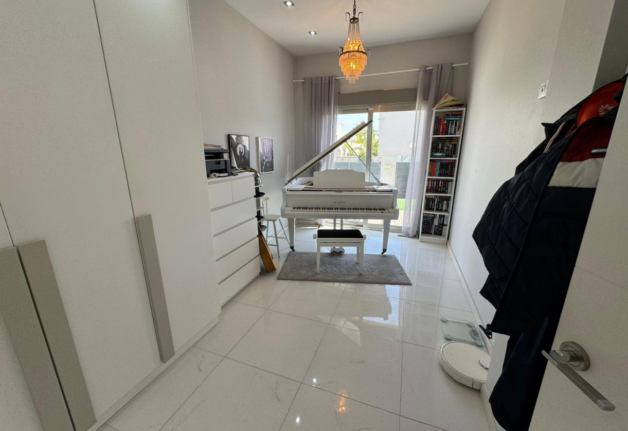 Resale · Chalet · Orihuela Costa · villamartin