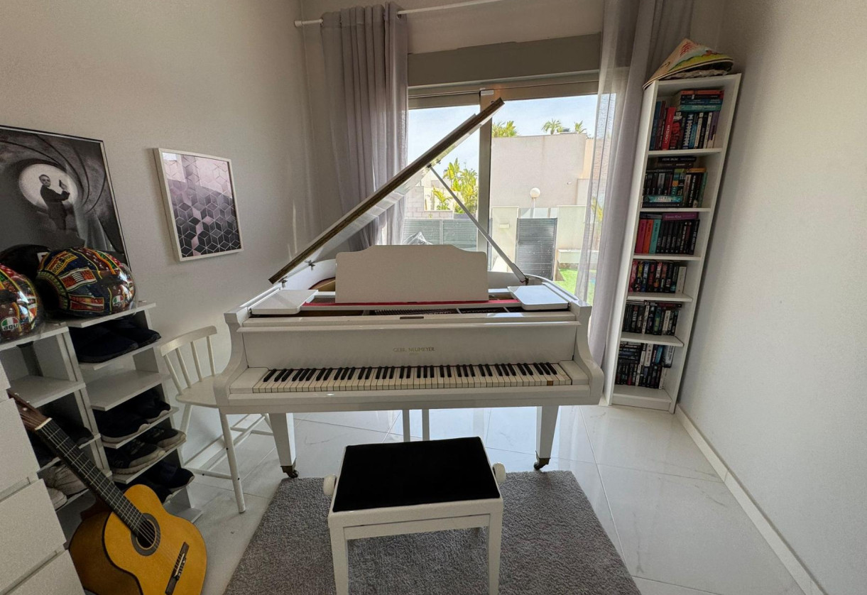 Resale · Chalet · Orihuela Costa · villamartin