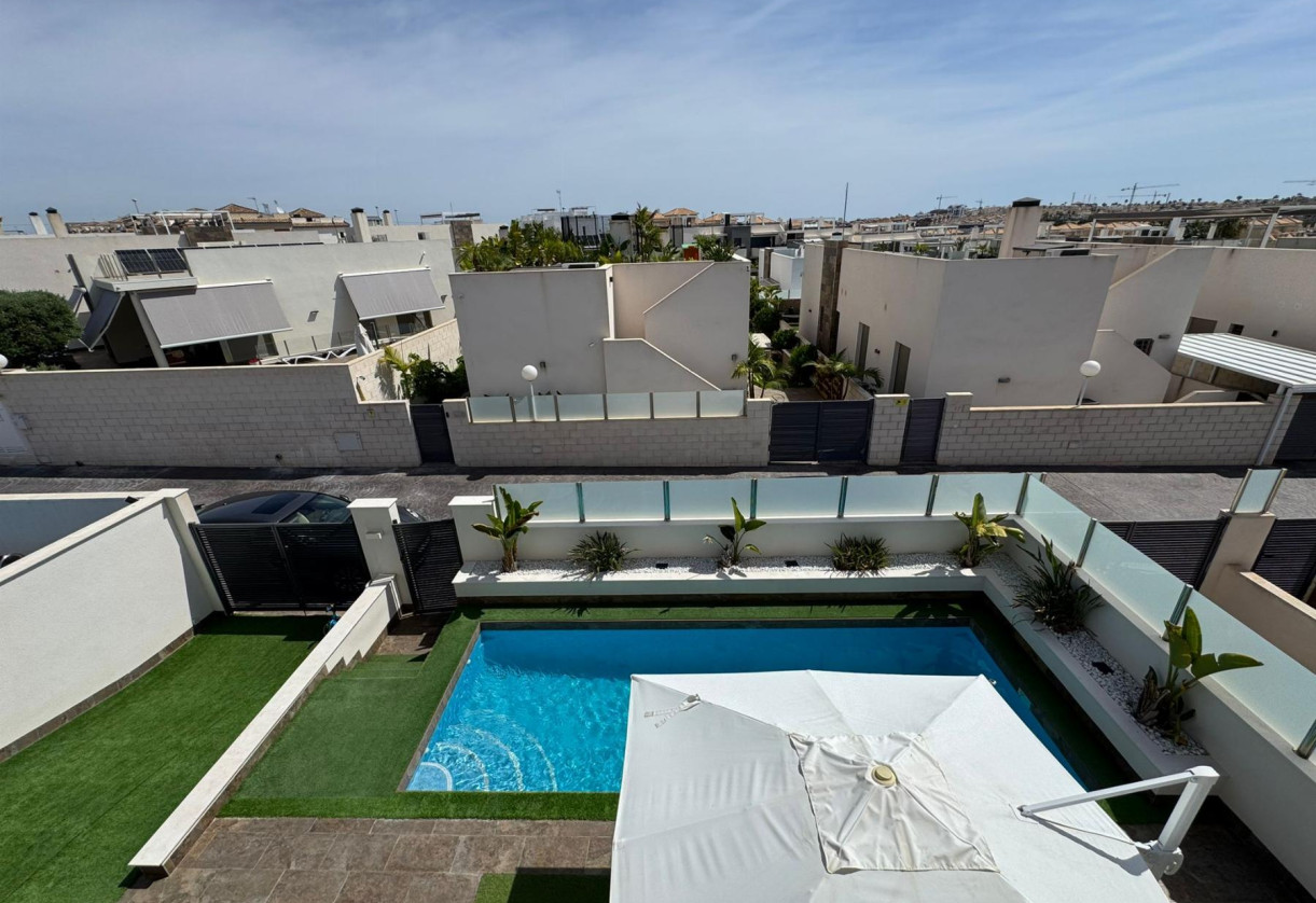 Resale · Chalet · Orihuela Costa · villamartin