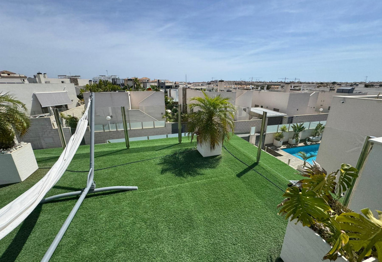 Resale · Chalet · Orihuela Costa · villamartin