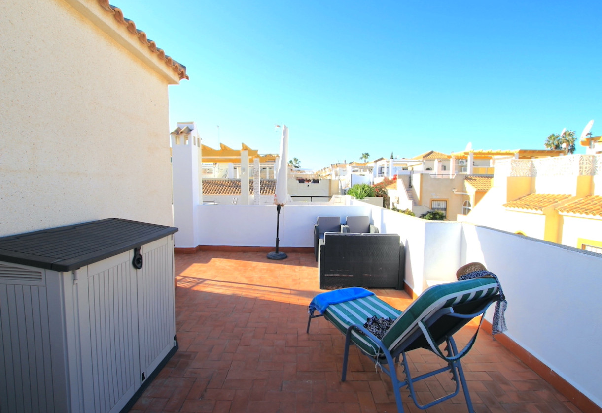 Sale · Townhouse · Los Altos