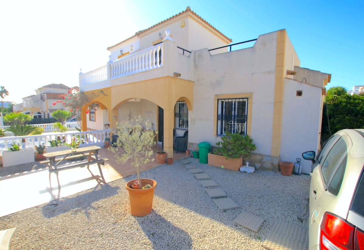 Sale · Townhouse · Los Altos