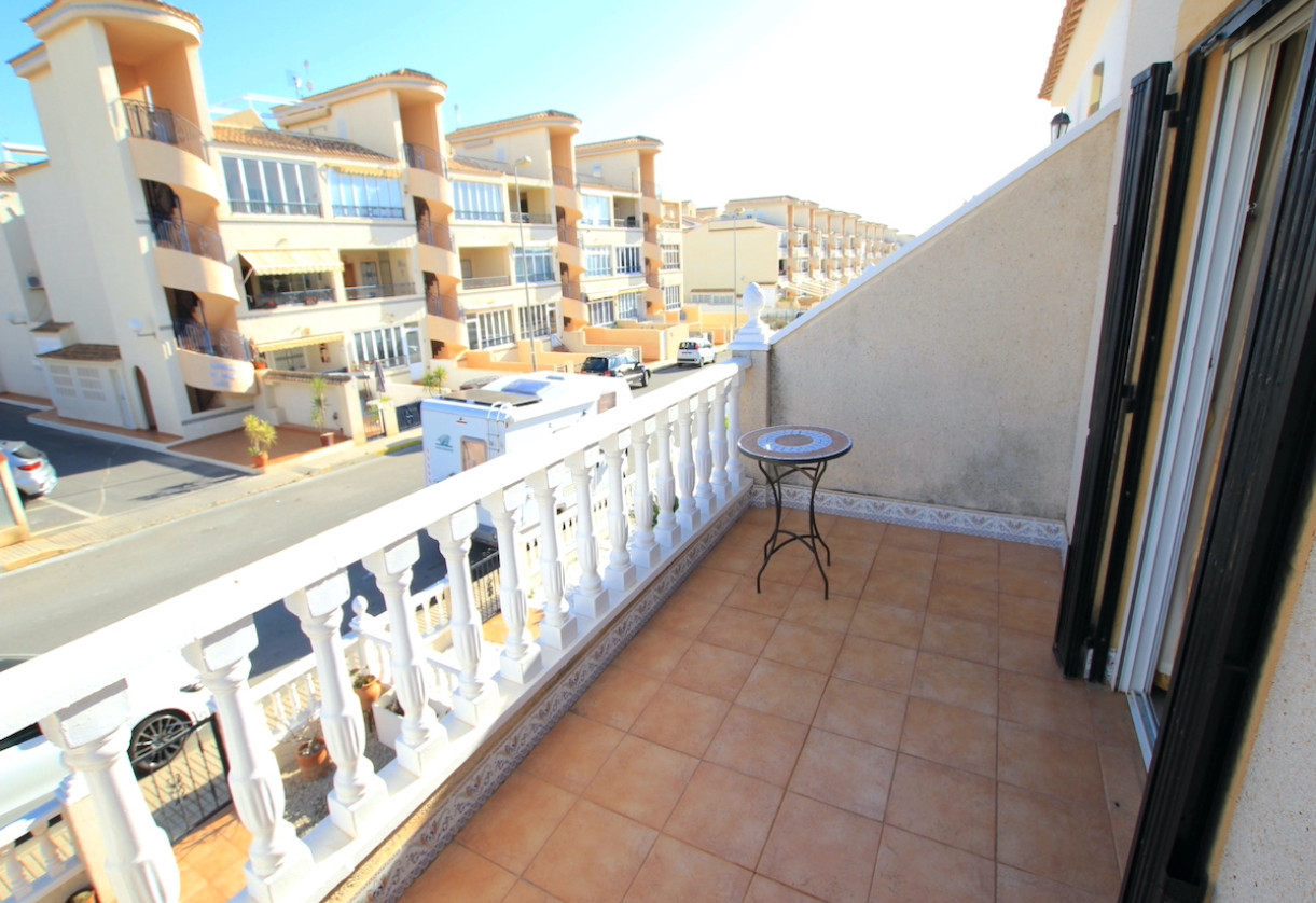 Sale · Townhouse · Los Altos
