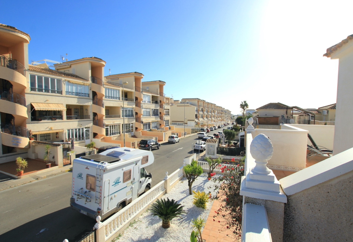 Sale · Townhouse · Los Altos