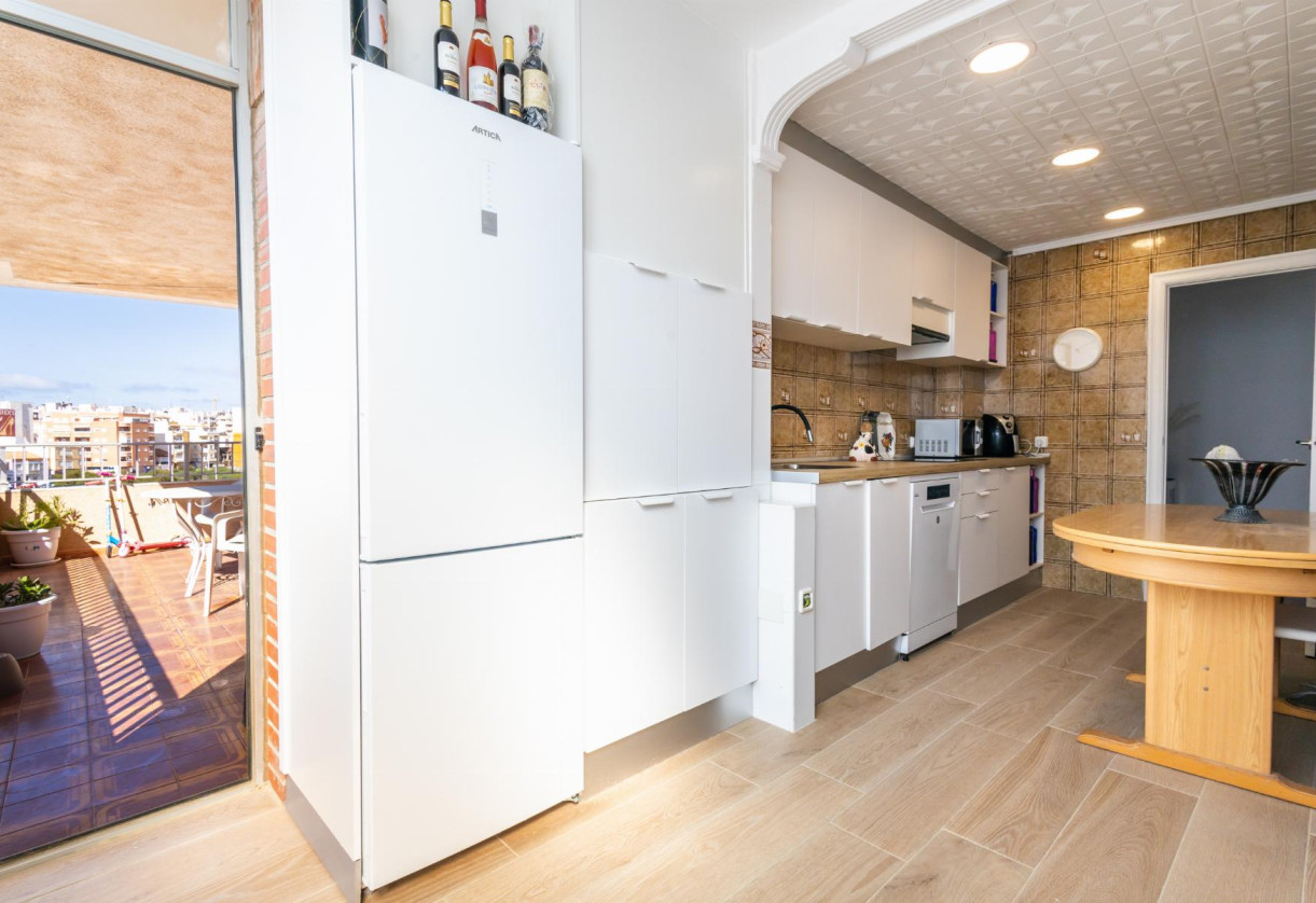 Reventa · APARTAMENTO · Torrevieja · Playa del Acequión