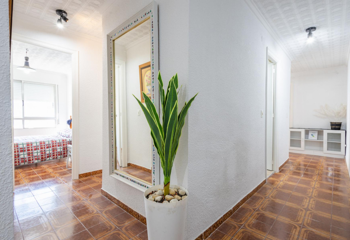 Reventa · APARTAMENTO · Torrevieja · Playa del Acequión
