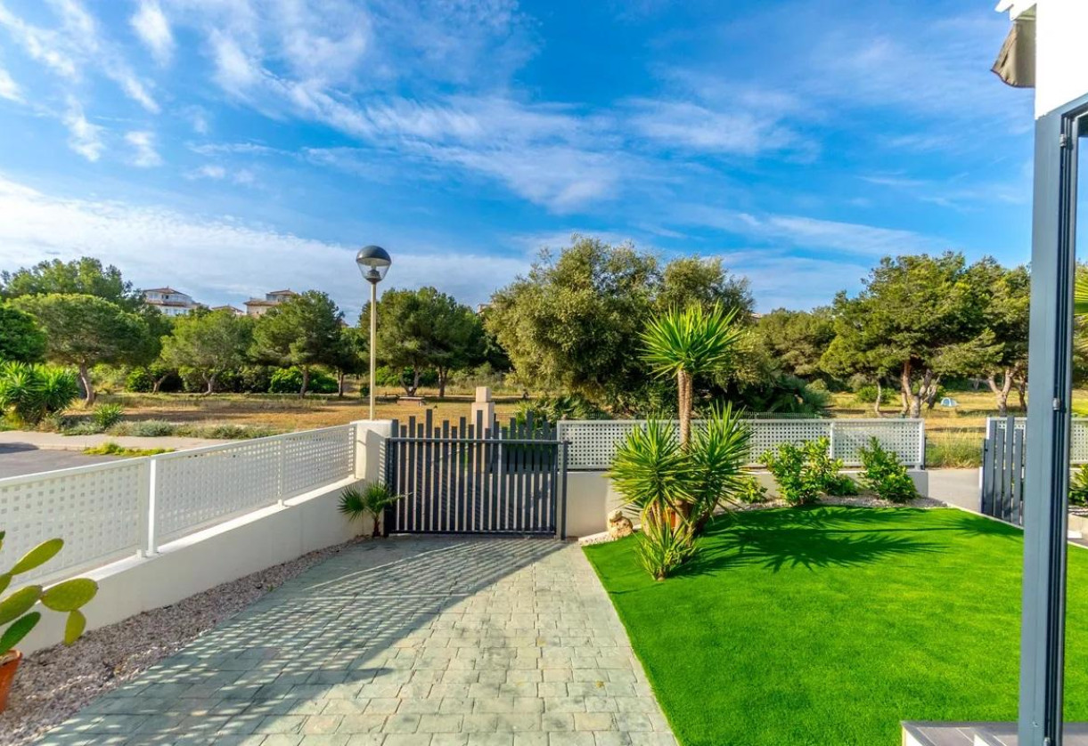 Reventa · Chalet · Orihuela Costa · La Zenia
