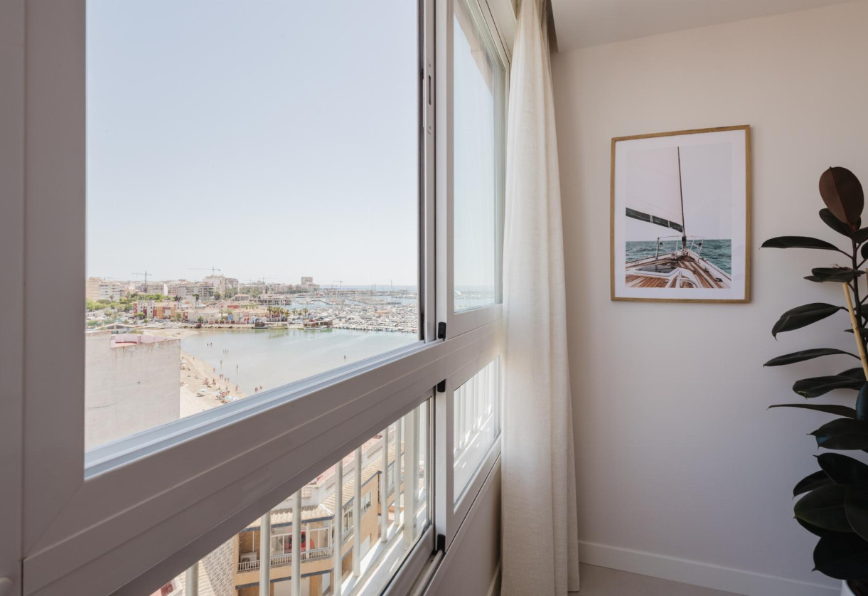 Reventa · APARTAMENTO · Torrevieja · Playa Acequion