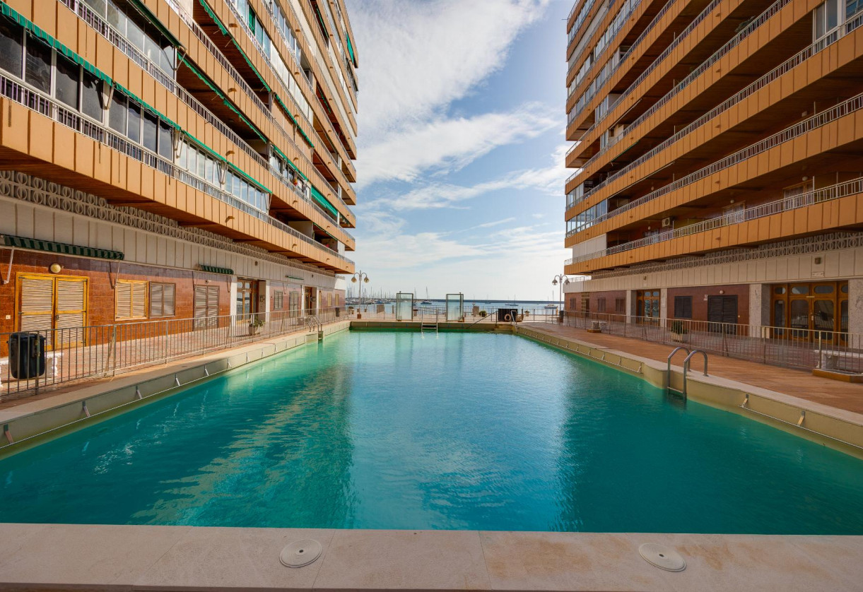 Reventa · APARTAMENTO · Torrevieja · Playa Acequion