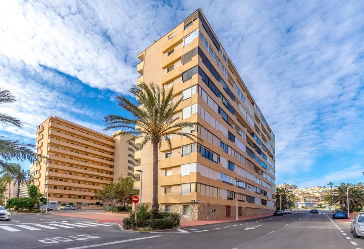 Resale · Apartment · Torrevieja · Cabo cervera