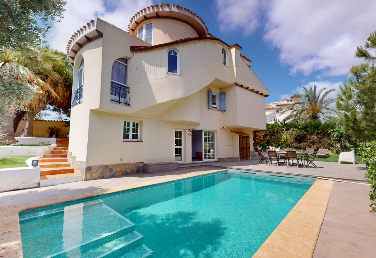 Resale · Villa · Orihuela Costa · La Zenia
