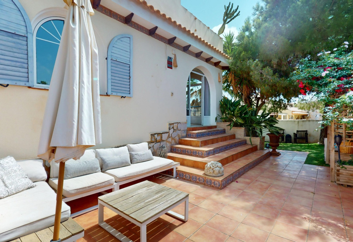 Resale · Villa · Orihuela Costa · La Zenia