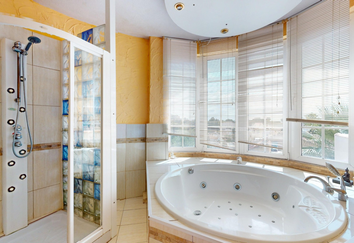 Resale · Villa · Orihuela Costa · La Zenia