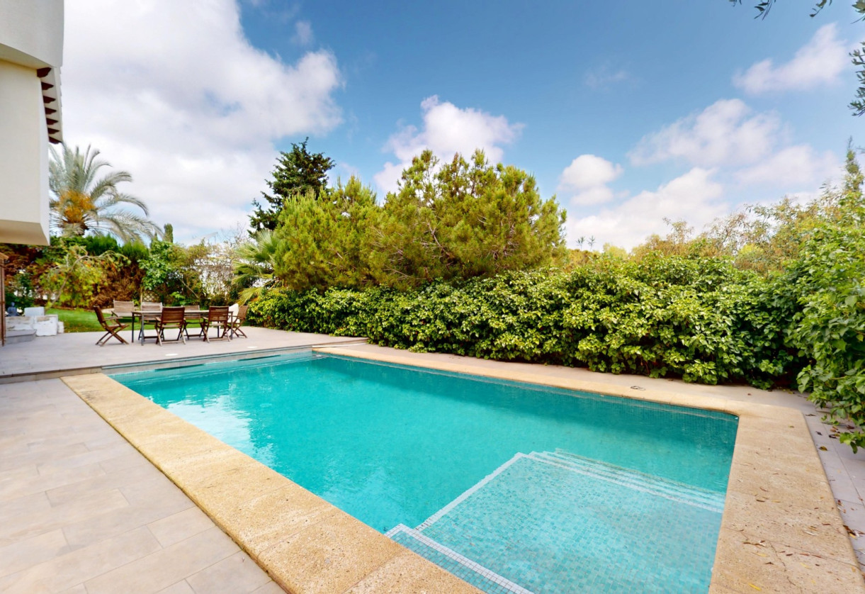 Resale · Villa · Orihuela Costa · La Zenia