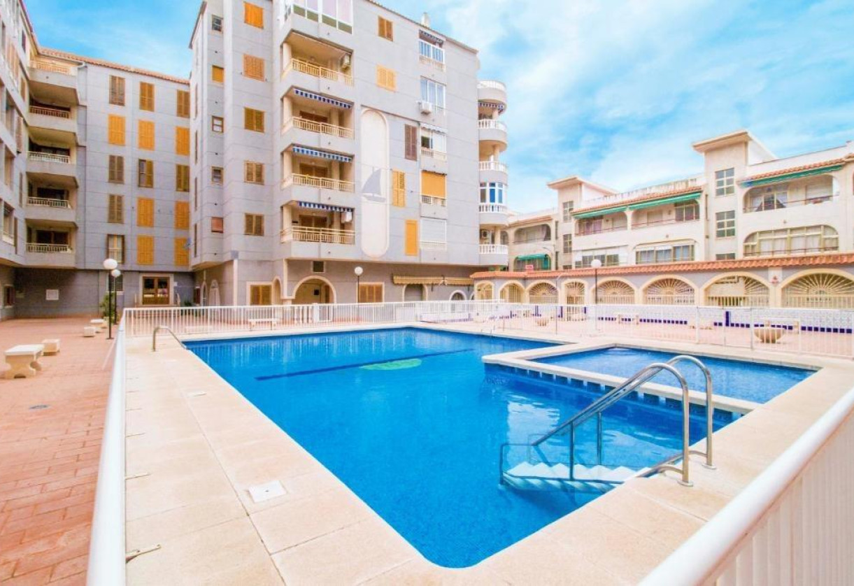 Resale · Apartment · Torrevieja · Acequion