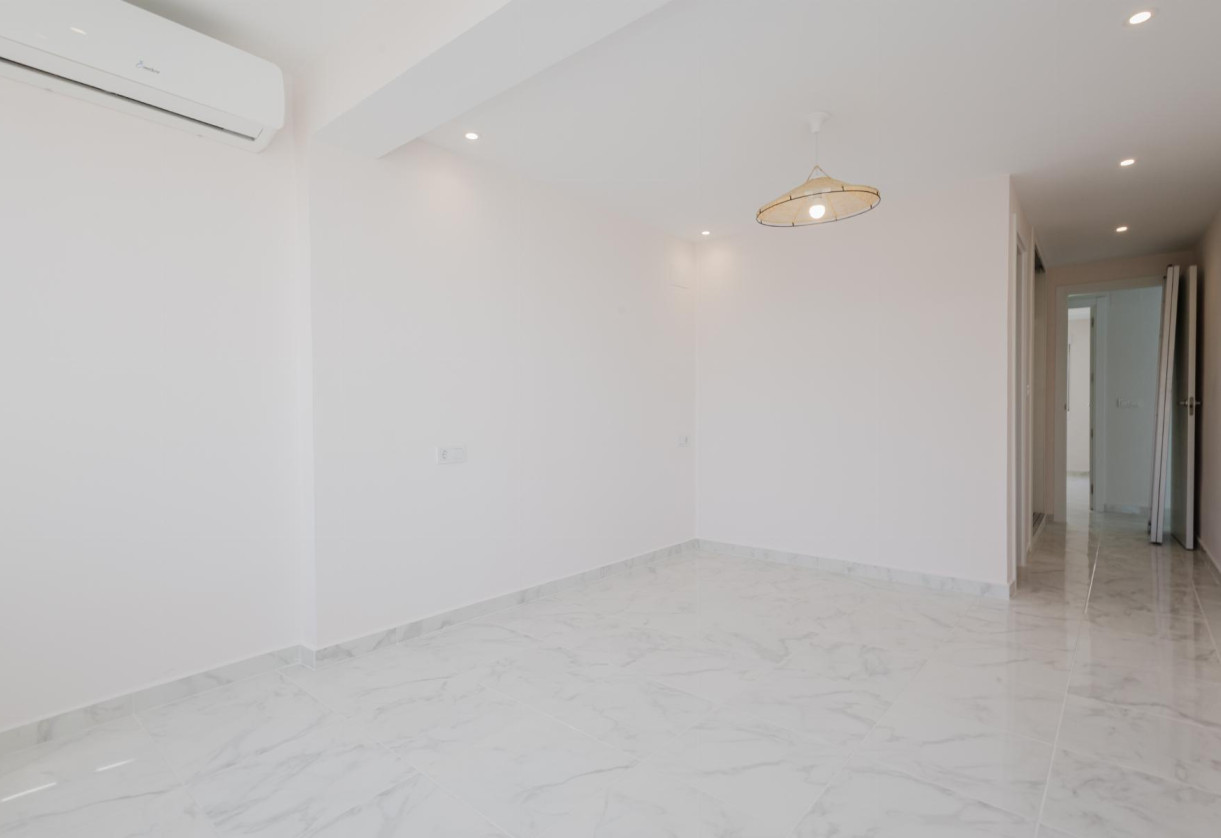 Resale · APARTAMENTO · Torrevieja · Playa de La Acequion