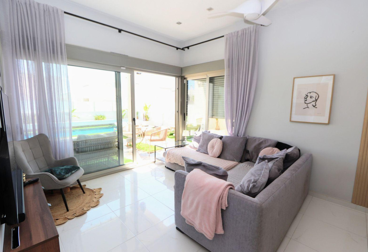 Resale · Chalet · Orihuela Costa · villamartin