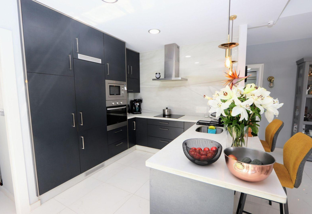 Resale · Chalet · Orihuela Costa · villamartin