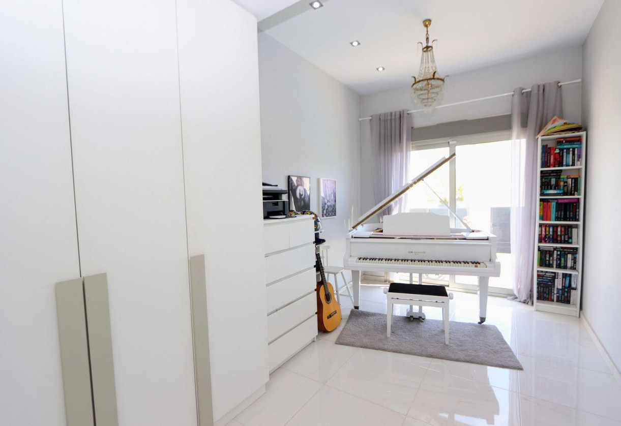 Resale · Chalet · Orihuela Costa · villamartin