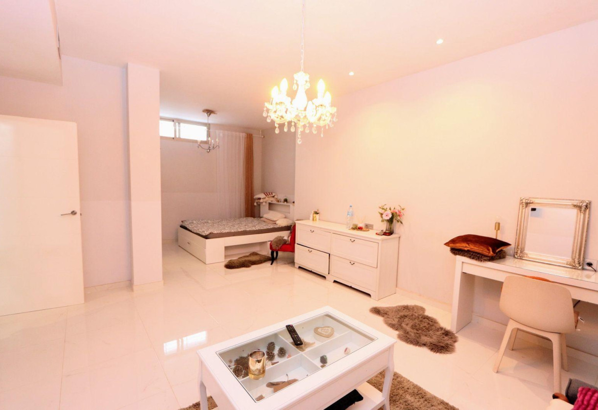 Resale · Chalet · Orihuela Costa · villamartin