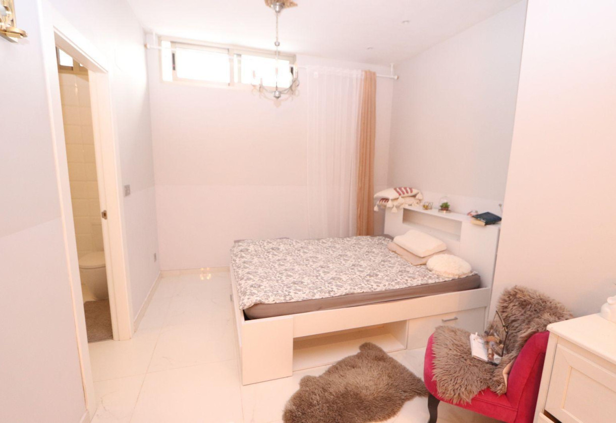 Resale · Chalet · Orihuela Costa · villamartin