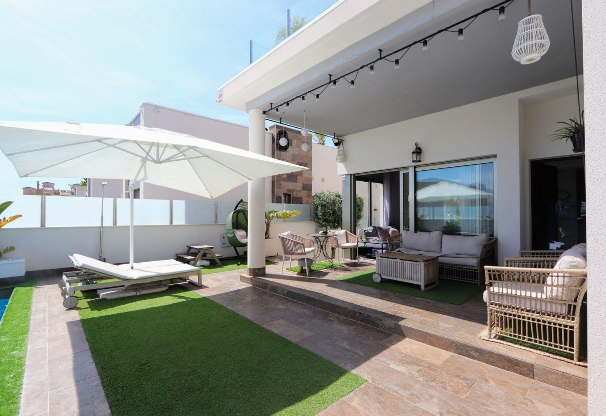 Resale · Chalet · Orihuela Costa · villamartin