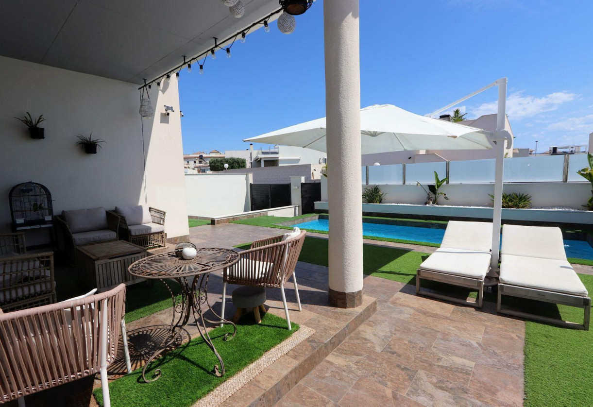 Resale · Chalet · Orihuela Costa · villamartin