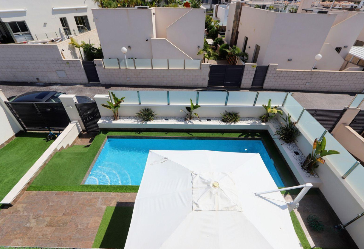 Resale · Chalet · Orihuela Costa · villamartin