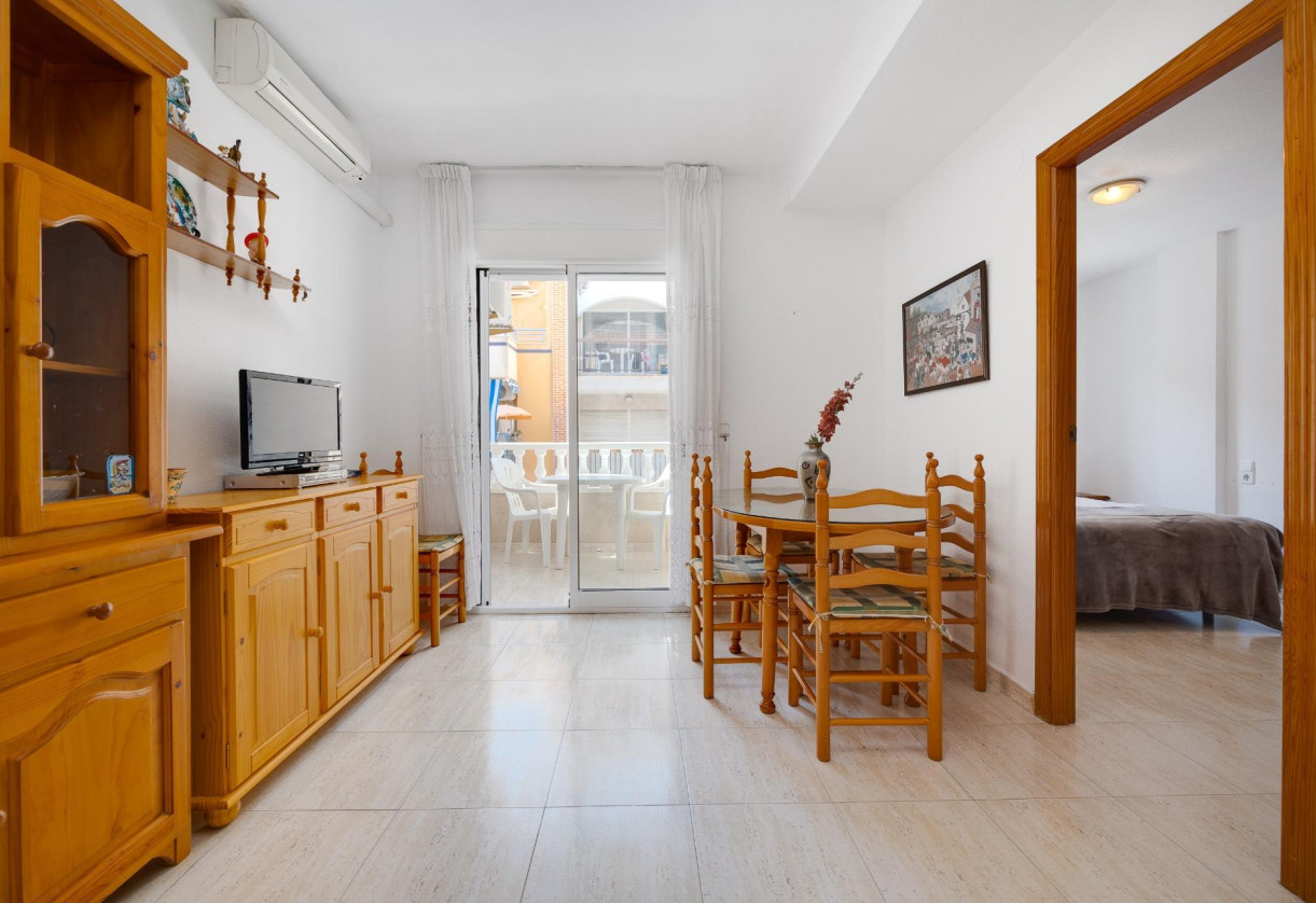 Rynek wtórny · Apartment · Torrevieja · Playa del cura