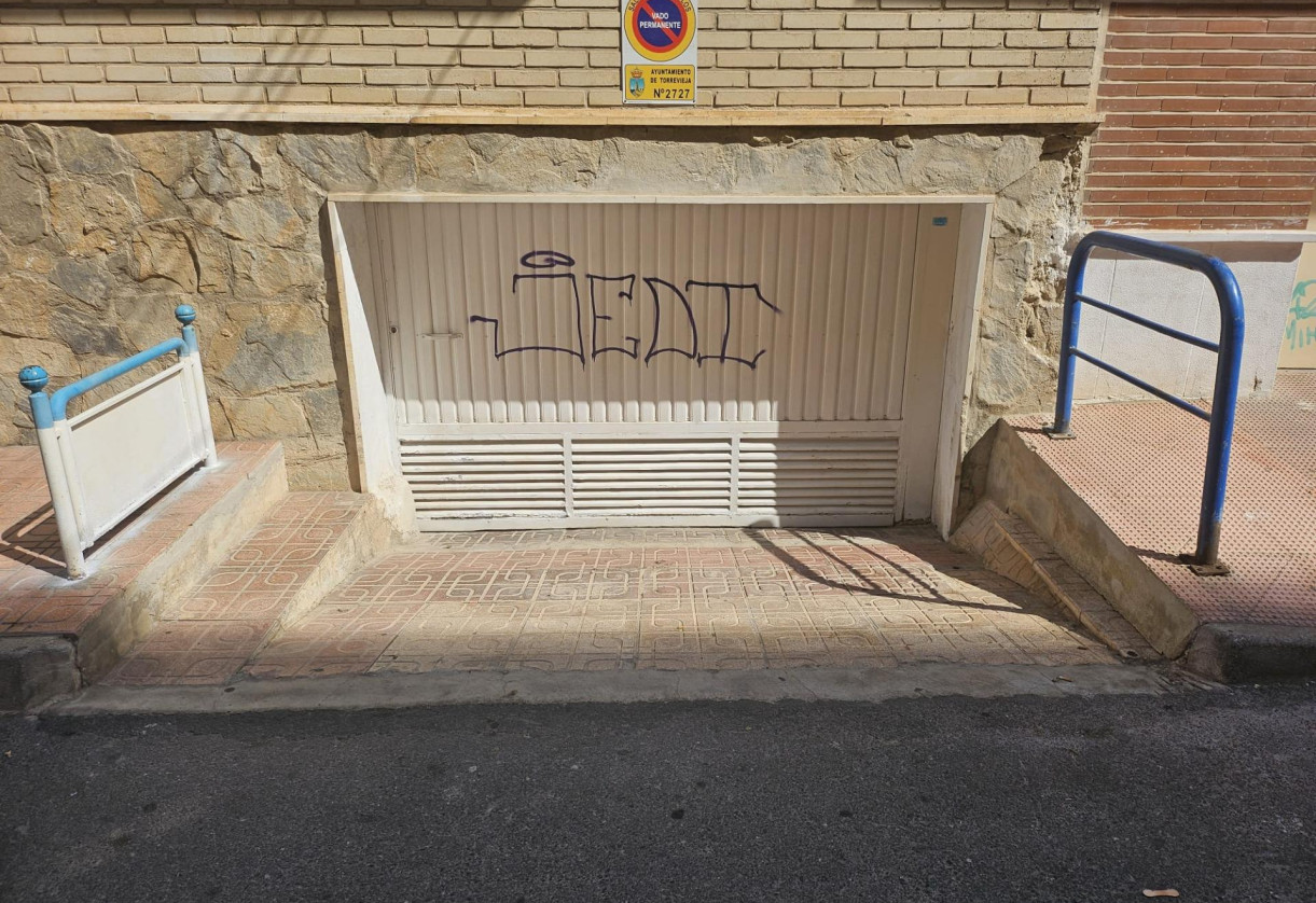 Sale · Garage · Torrevieja · Playa del cura