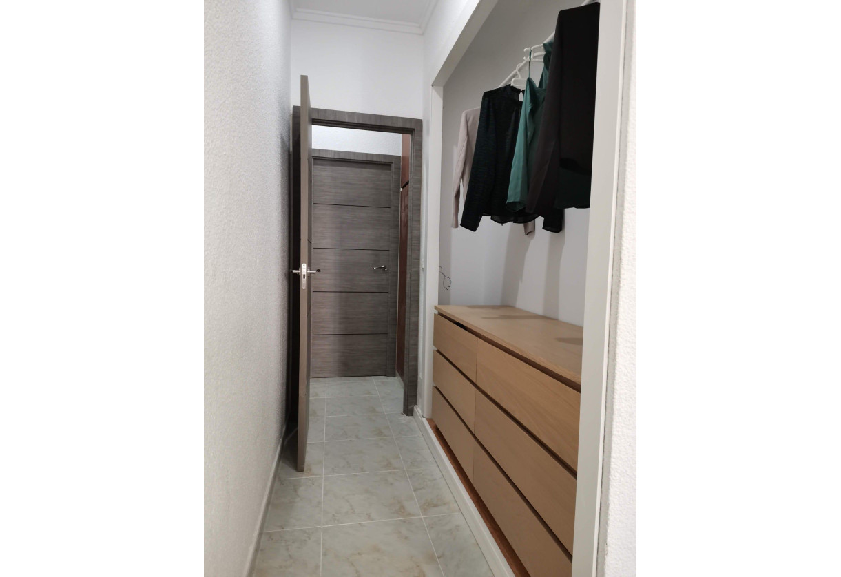 Reventa · APARTAMENTO · Torrevieja · Playa del Acequión