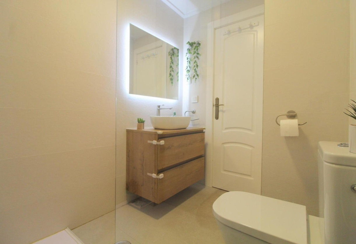 Reventa · APARTAMENTO · Torrevieja · La Veleta