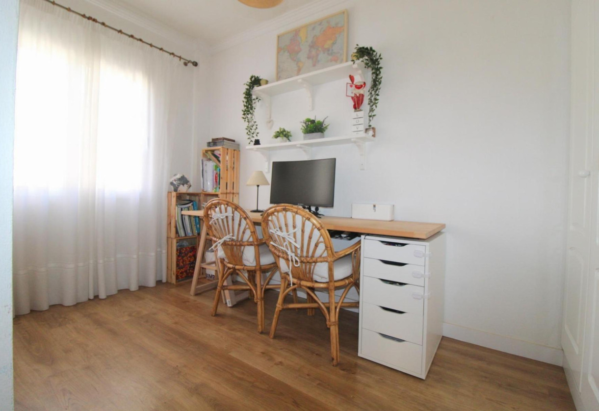 Reventa · APARTAMENTO · Torrevieja · La Veleta